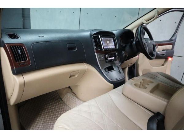 2017 Hyundai Grand Starex 2.5 VIP Wagon AT (ปี 10-17) B786 รูปที่ 5